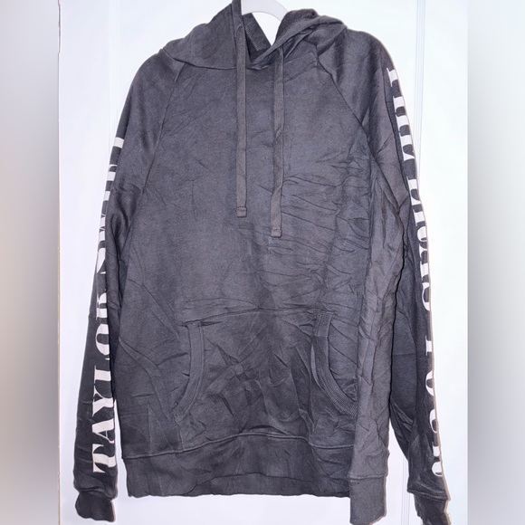 NWOT Taylor Swift M Graphic Hoodie - Picture 5 of 5